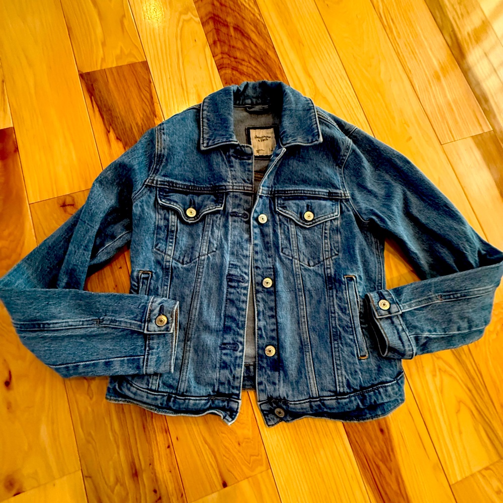 Abercrombie & Fitch womens jean jacket size small